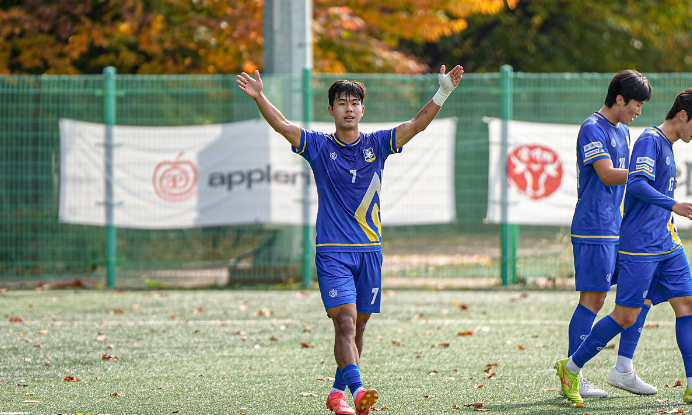 [사진: 아주대학교 축구부 프런트]